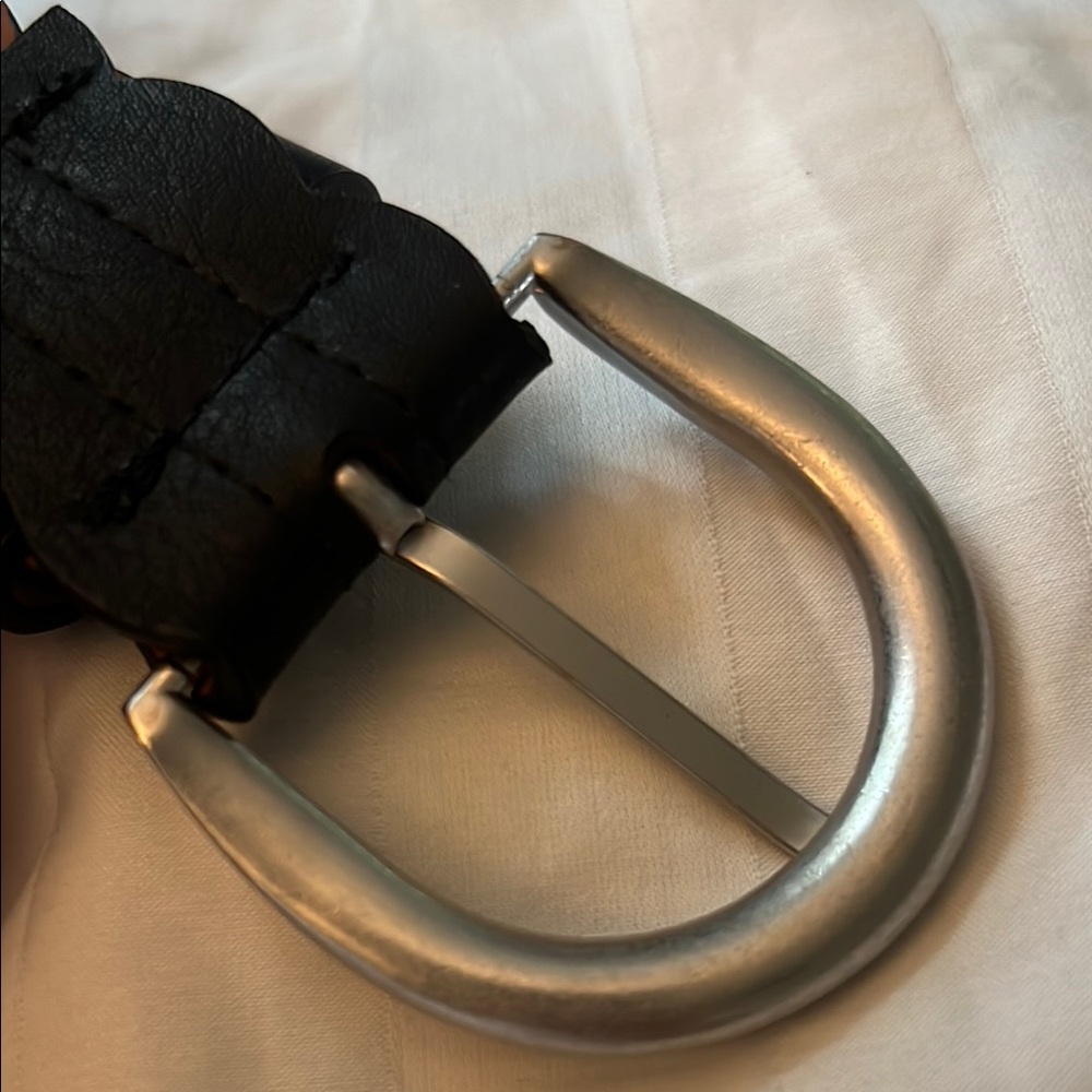 Elegant Scalloped Perforated Black Leather and Silver Buckle Belt - Picture 3 of 4